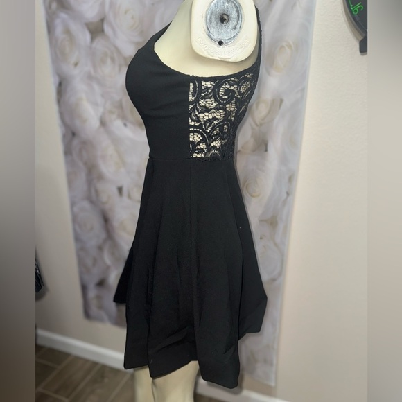 NWT My Michelle Junior’s Black Halter Lace Back Fit & Flare Party Dress Size 5 - Picture 12 of 16